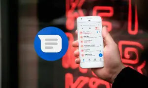 Móvil mostrando mensajes de texto, incluyendo "744 reportes de spam". La aplicación de mensajería Google Messages, que ayuda a filtrar por qué me llegan sms spam.