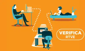 Ilustración de personas trabajando en línea, con un hacker al acecho. ¿Qué es Pegasus? Verificación RTVE.