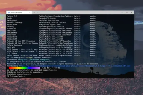 Ventana de PowerShell mostrando la instalación de Notepad++ con `winget update all`.