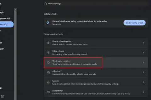 Configuración de Chrome: "Third-party cookies" para borrar cookies de una página.