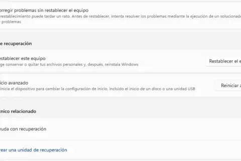 Pantalla de opciones de recuperación de Windows 11. Se muestra la opción "Restablecer este equipo", útil si hay un error al restablecer el equipo Windows 11.