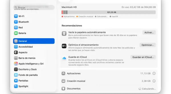 Ventana de Almacenamiento en Mac. Muestra el espacio usado y libre, con recomendaciones para liberar espacio y eliminar otros archivos.
