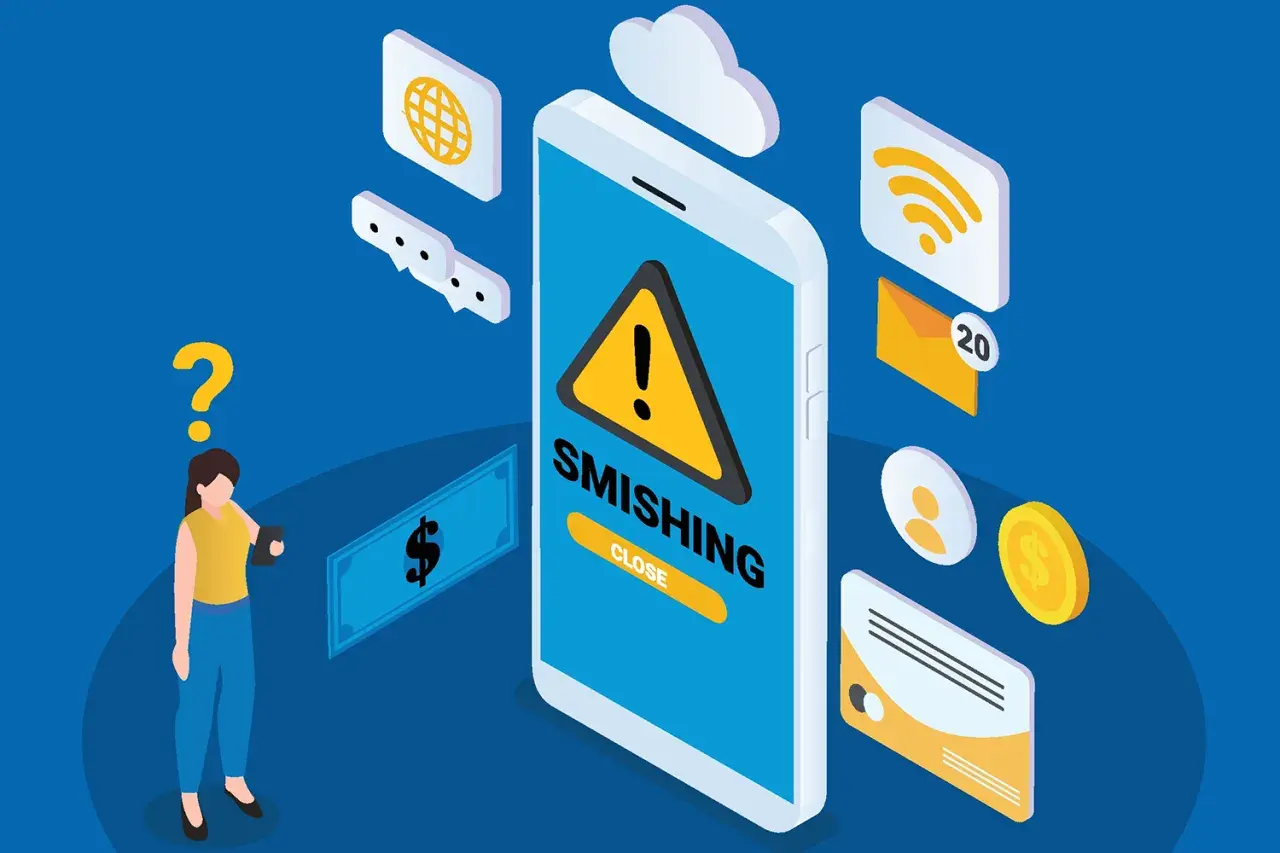 Una mujer confundida mira su móvil, que muestra una alerta de "SMISHING". Me llegan mensajes raros al móvil, como este, que parecen querer mi dinero.
