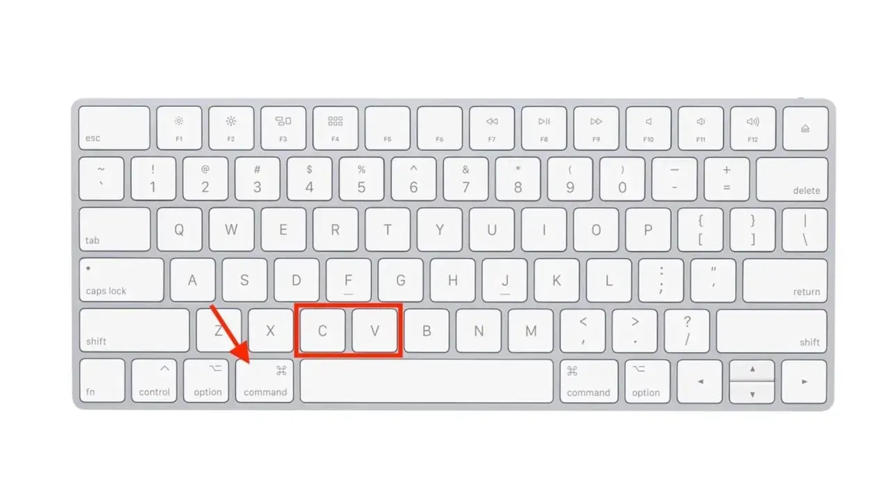 Teclado de Mac con las teclas Comando, X, C y V resaltadas, indicando la combinación para copiar.