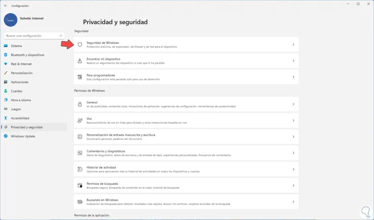 Configuración de Privacidad y seguridad. Se muestra la opción "Seguridad de Windows", que permite desactivar Windows Defender permanentemente.