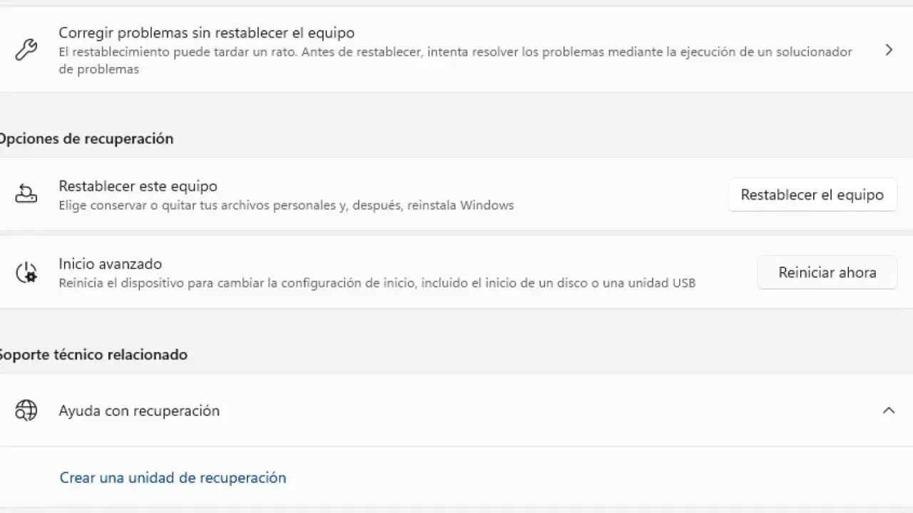 Pantalla de opciones de recuperación de Windows 11. Se muestra la opción "Restablecer este equipo", útil si hay un error al restablecer el equipo Windows 11.