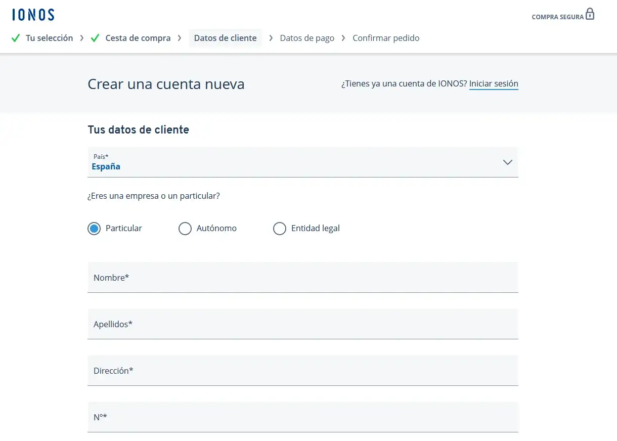Formulario para crear una cuenta nueva en IONOS. Se solicita el pa&iacute;s (Espa&ntilde;a), tipo de cliente (particular, aut&oacute;nomo, entidad legal), nombre, apellidos, direcci&oacute;n y n&uacute;mero.