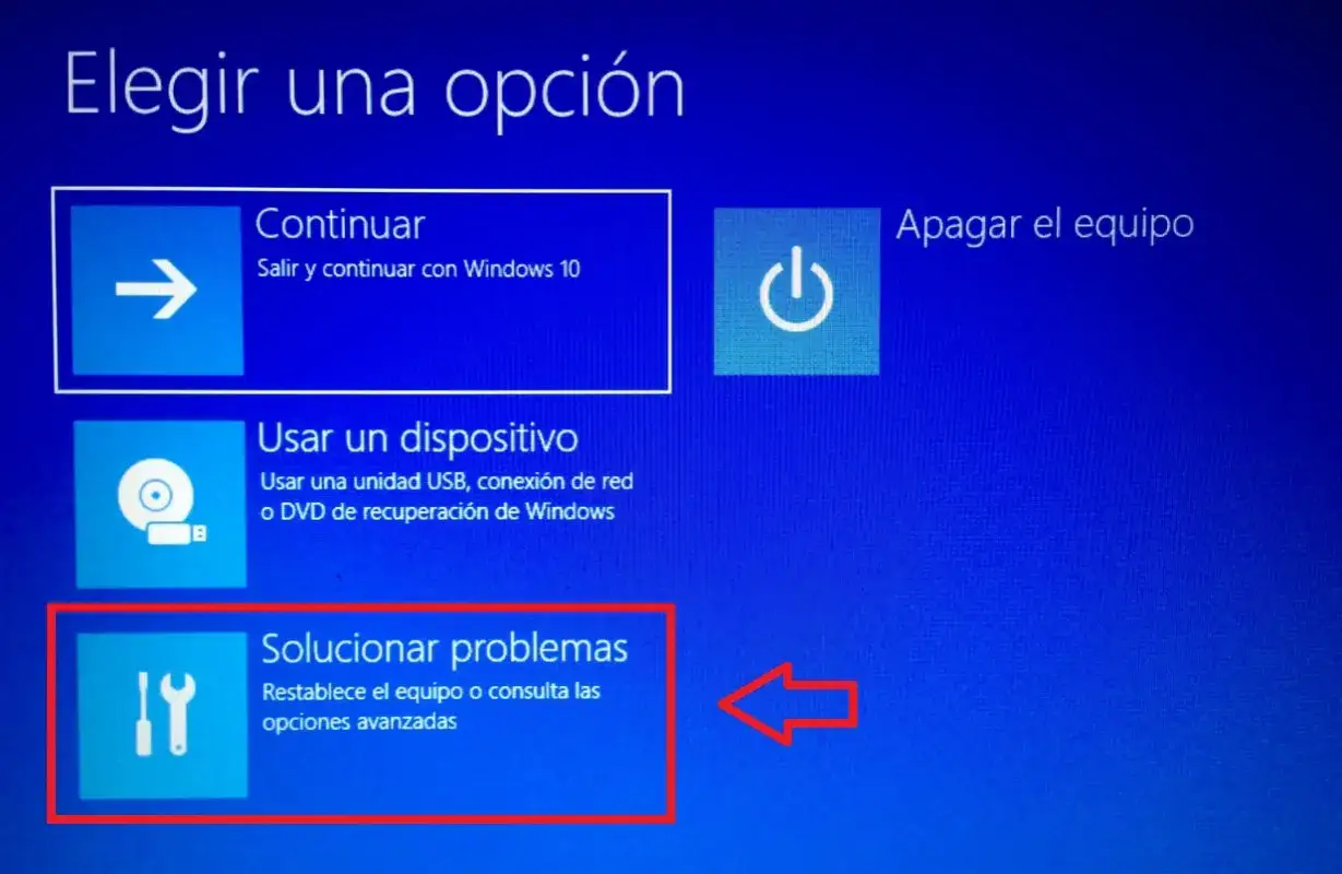Pantalla de opciones de Windows 10. El usuario no puede entrar en modo seguro y busca 