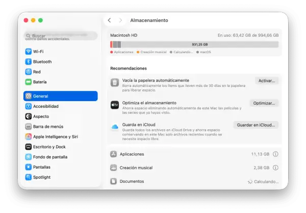 Ventana de Almacenamiento en Mac. Muestra el espacio usado y libre, con recomendaciones para liberar espacio y eliminar otros archivos.